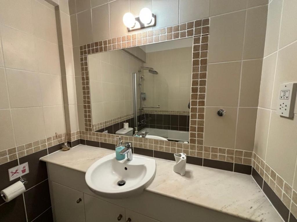 Cozy Apartment In Paphos Beautiful Complex Buitenkant foto